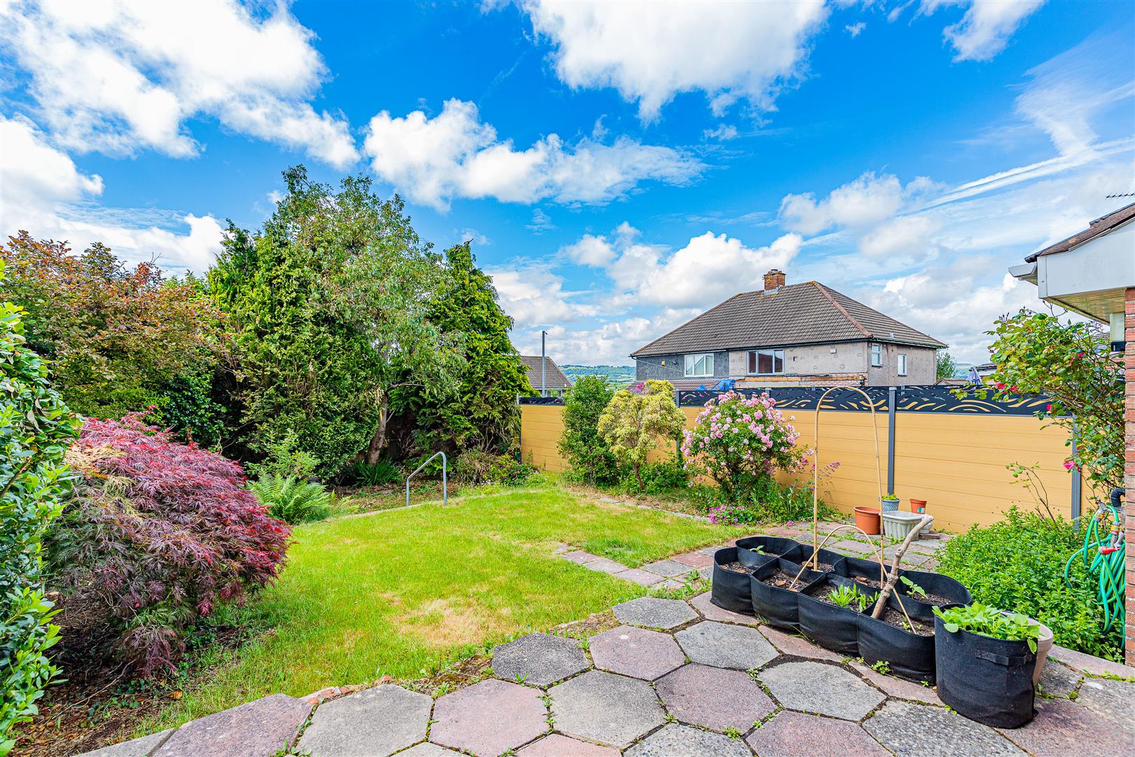 Elgar Crescent, Llanrumney, Cardiff — photograph 2